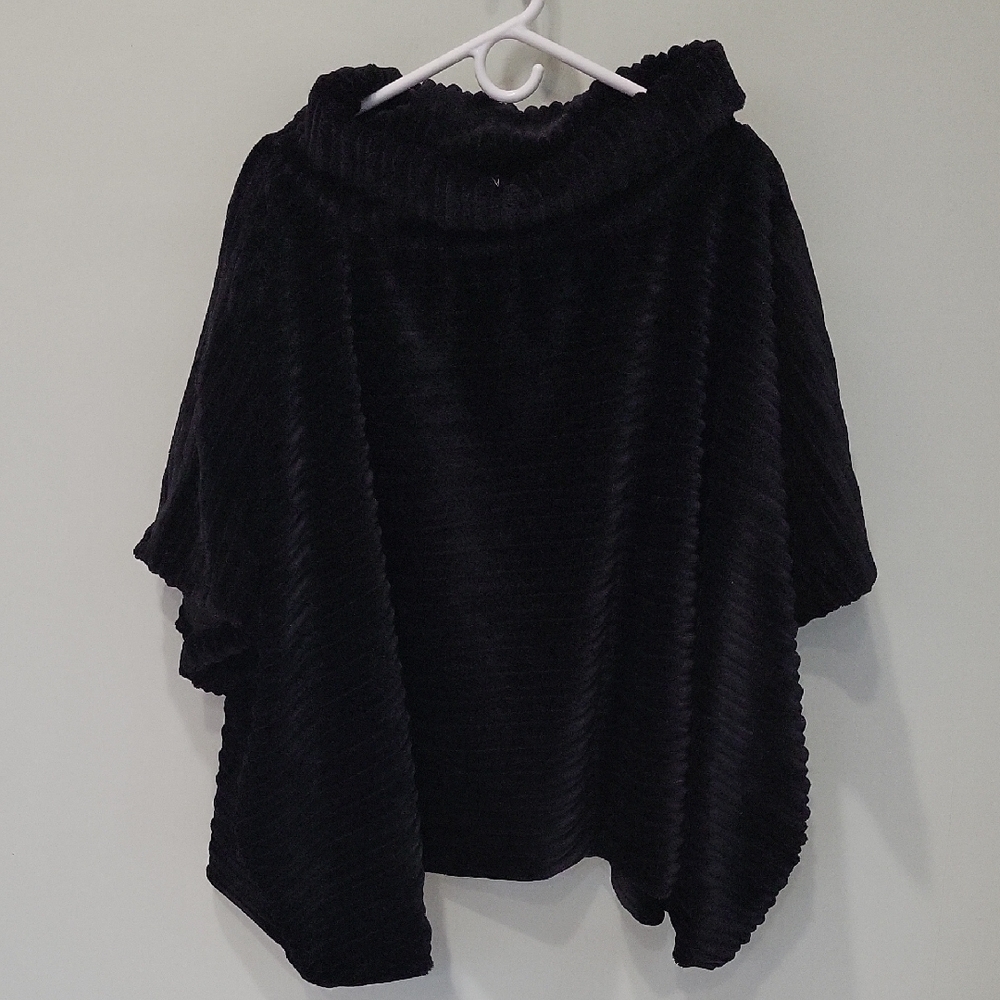 IMAN Black Cape mock turtle neck Jacket in size 1X.